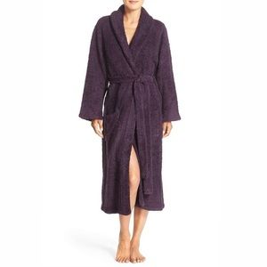 Barefoot Dreams CozyChic adult robe. 💜